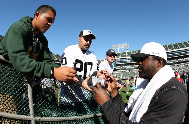 Raiders vs Chiefs 11-15-09-016.JPG